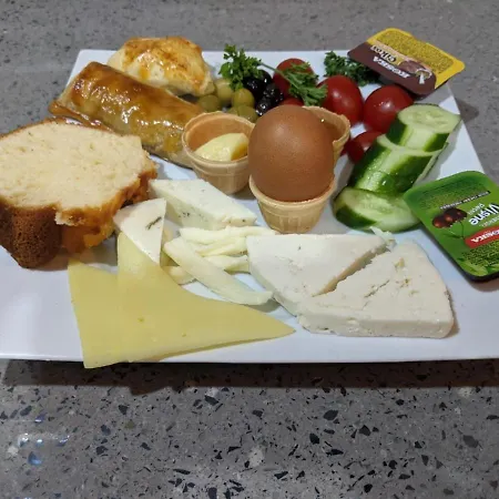 Q Pera (adults Only)