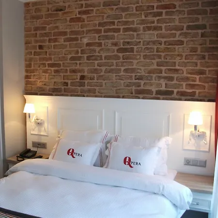 Q Pera (adults Only)