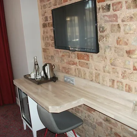 Q Pera (adults Only)