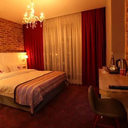 Q Pera (adults Only)