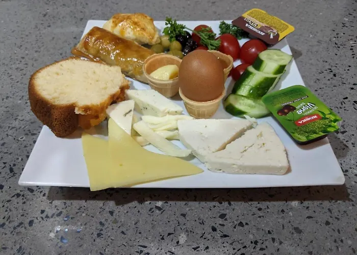 Q Pera (adults Only)