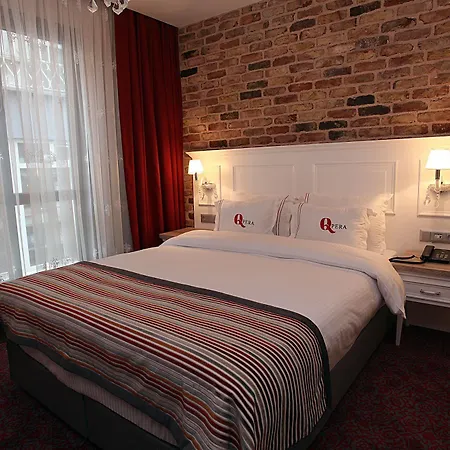 Q Pera (adults Only) 3*